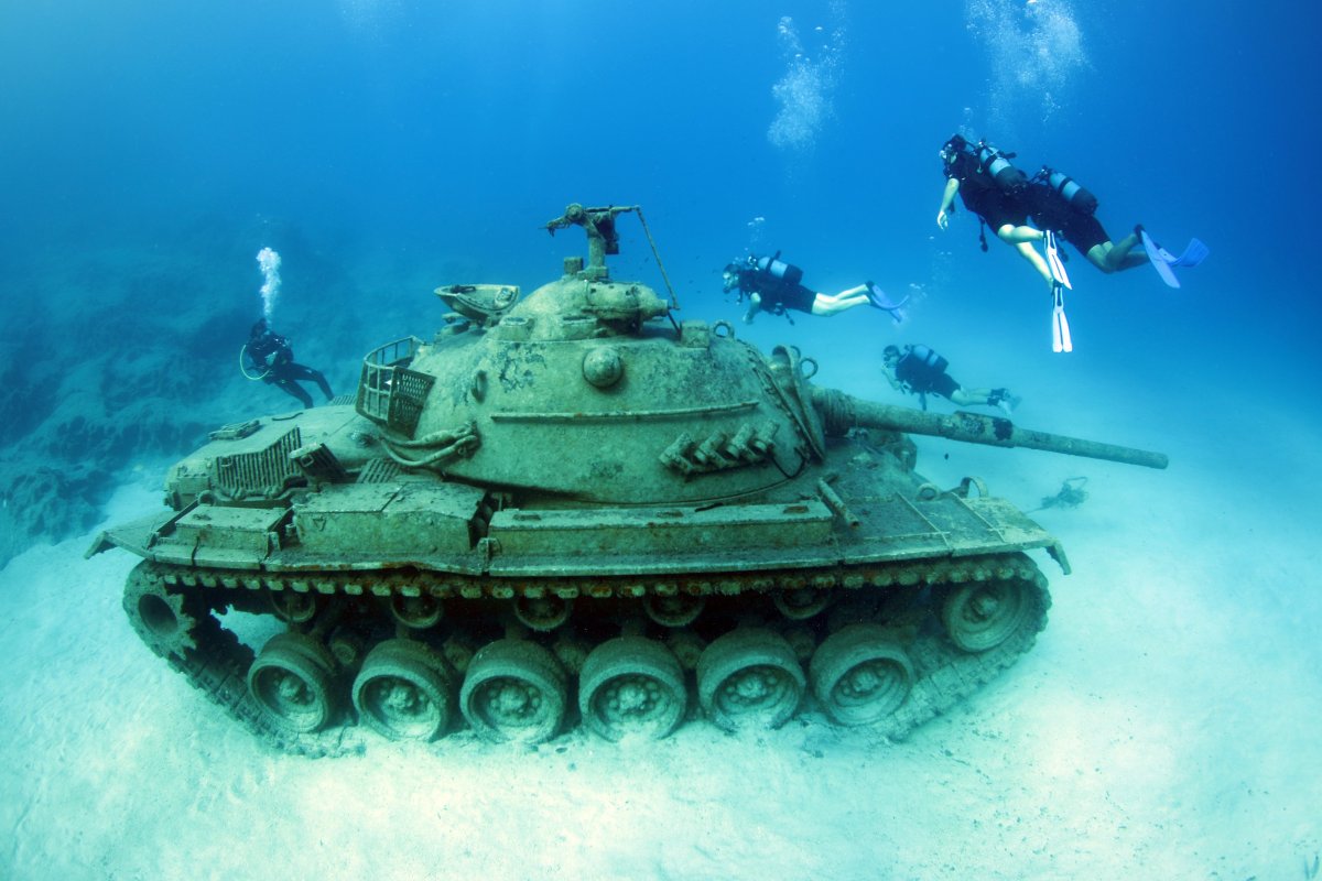 Танк под водой