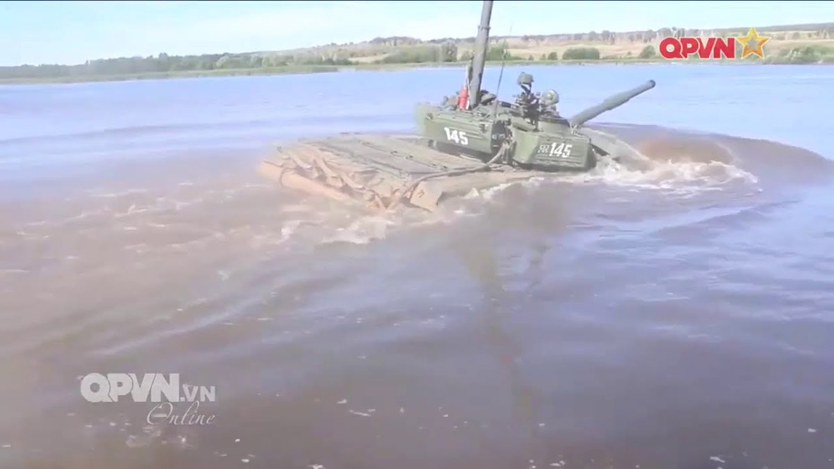 Танк т-72 под водой