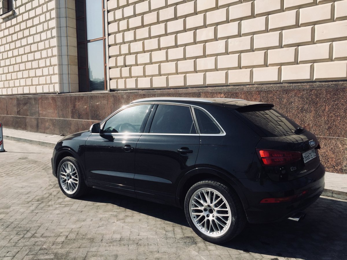 Audi q3 r19 Black