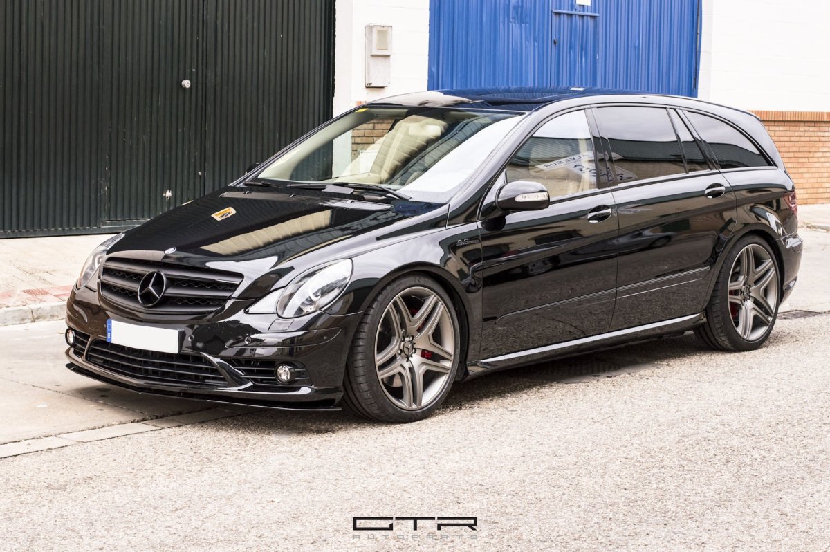 Mercedes Benz r63 AMG