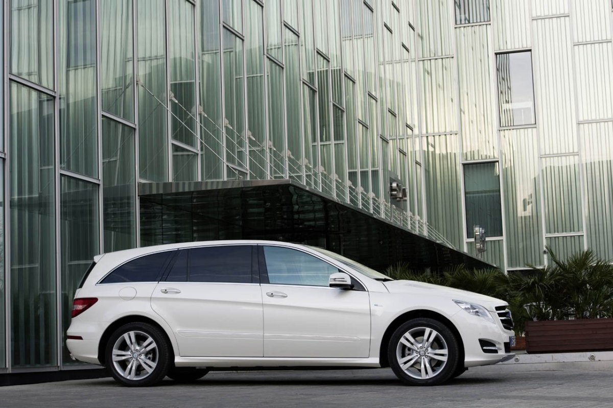 Mercedes-Benz r-class 2011