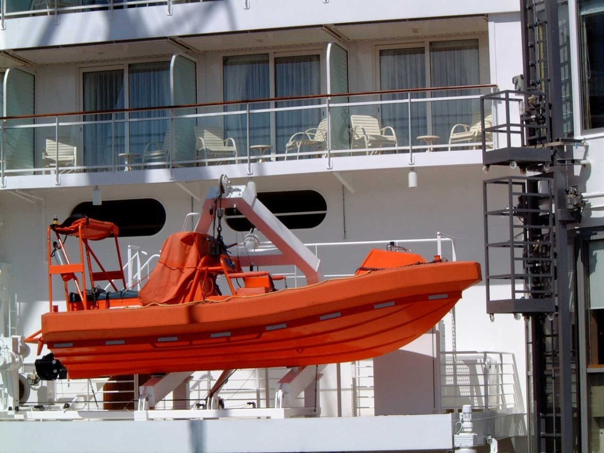 Спасательная лодка Palfinger Marine