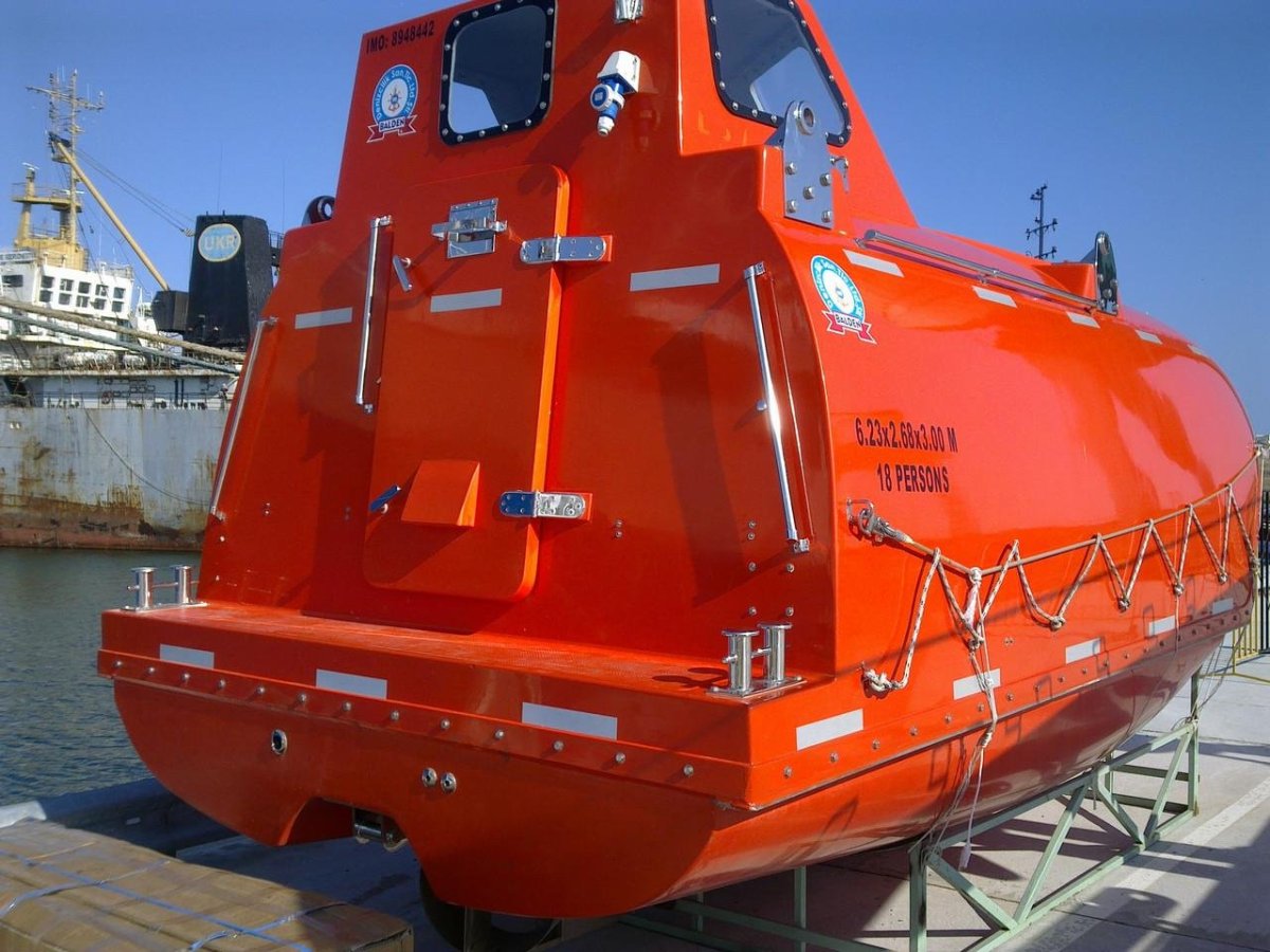 Шлюпка спасательная моторная зсшмп-37