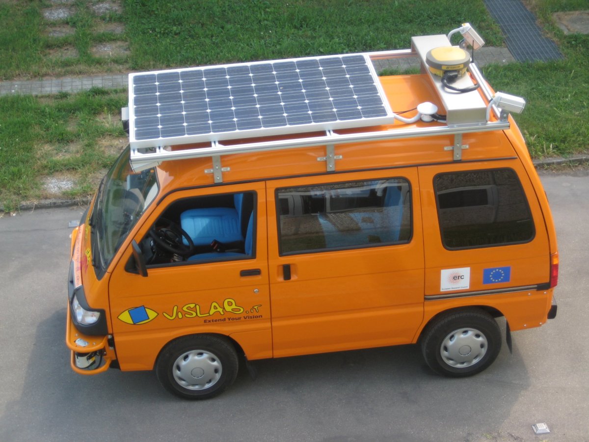 Солнечная панель на крышу автомобиля