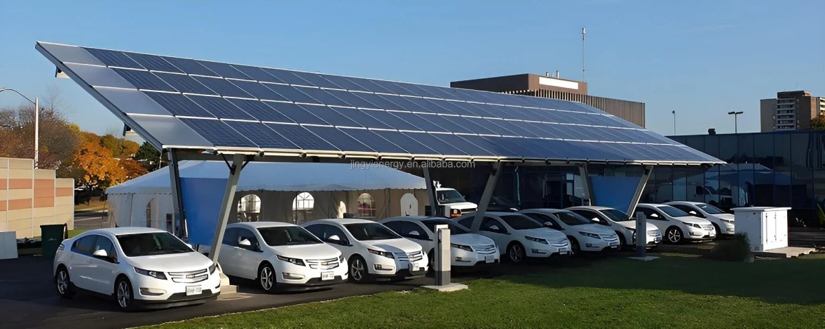 Навес с солнечными панелями