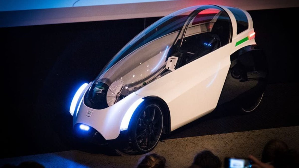 Маленький электромобиль