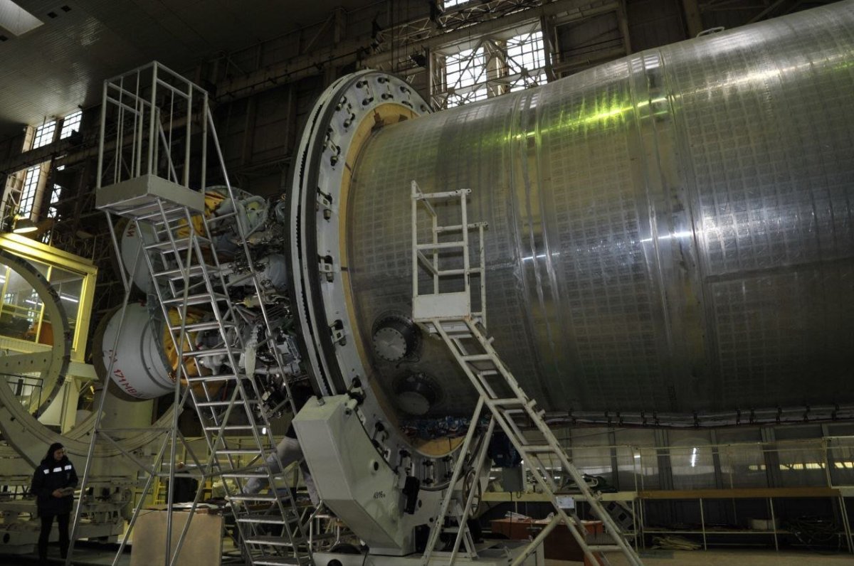 Разгонный блок Орион в самолете