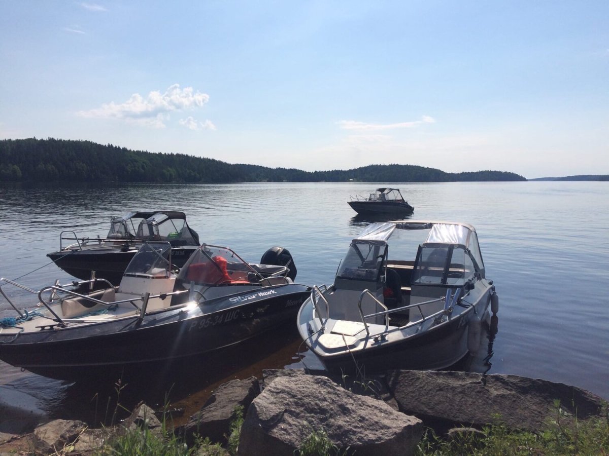 Экскурсия на катере в Карелии