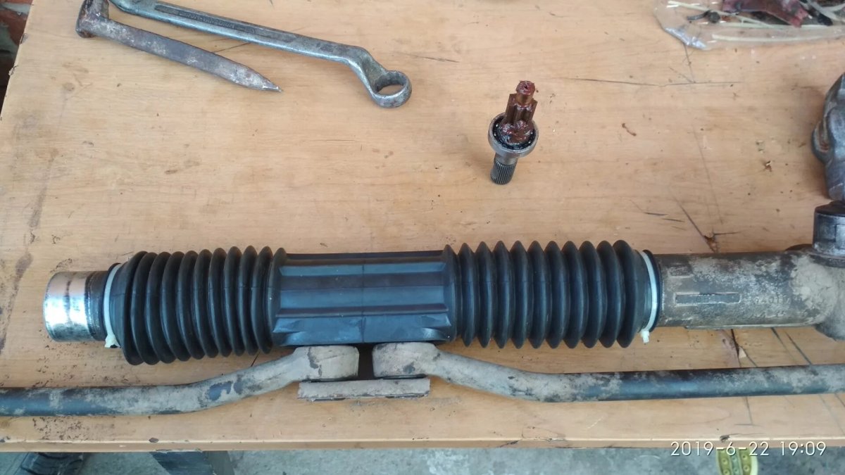 Пыльник рулевой рейки ВАЗ 2114