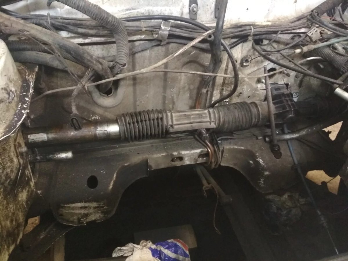 Рулевая рейка ВАЗ 2114 на машине