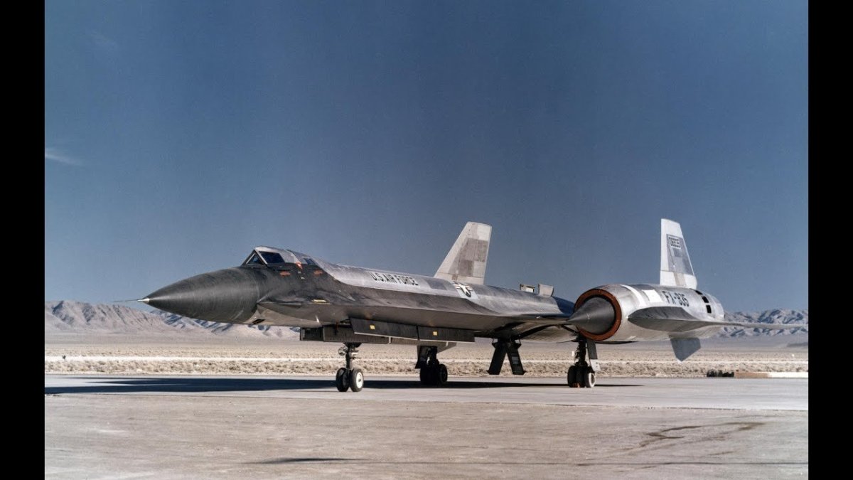 YF-12a истребитель-перехватчик