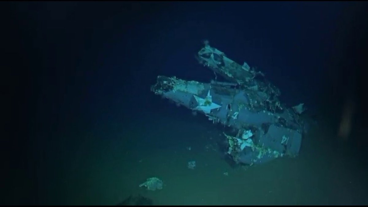 Авианосец Хорнет на дне океана