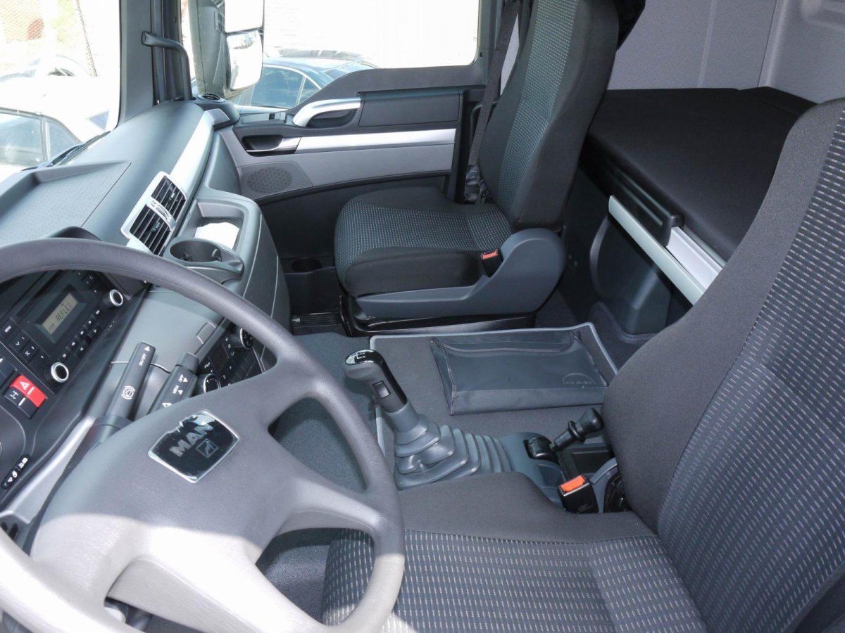 Ман ТГС 33 440 салон