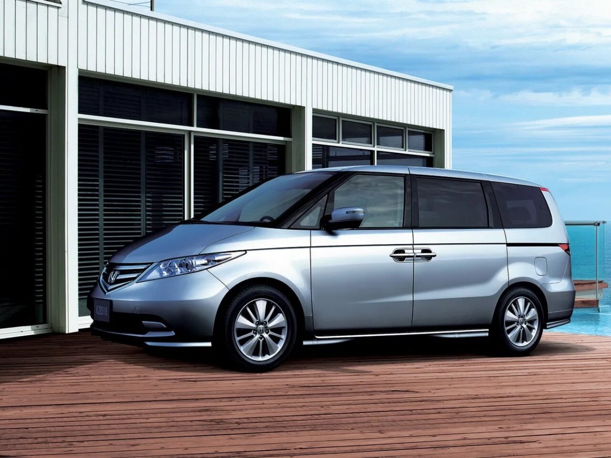 Honda Elysion 2006
