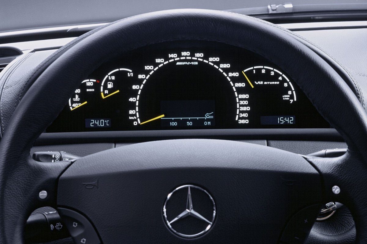 Щиток приборов Мерседес 220