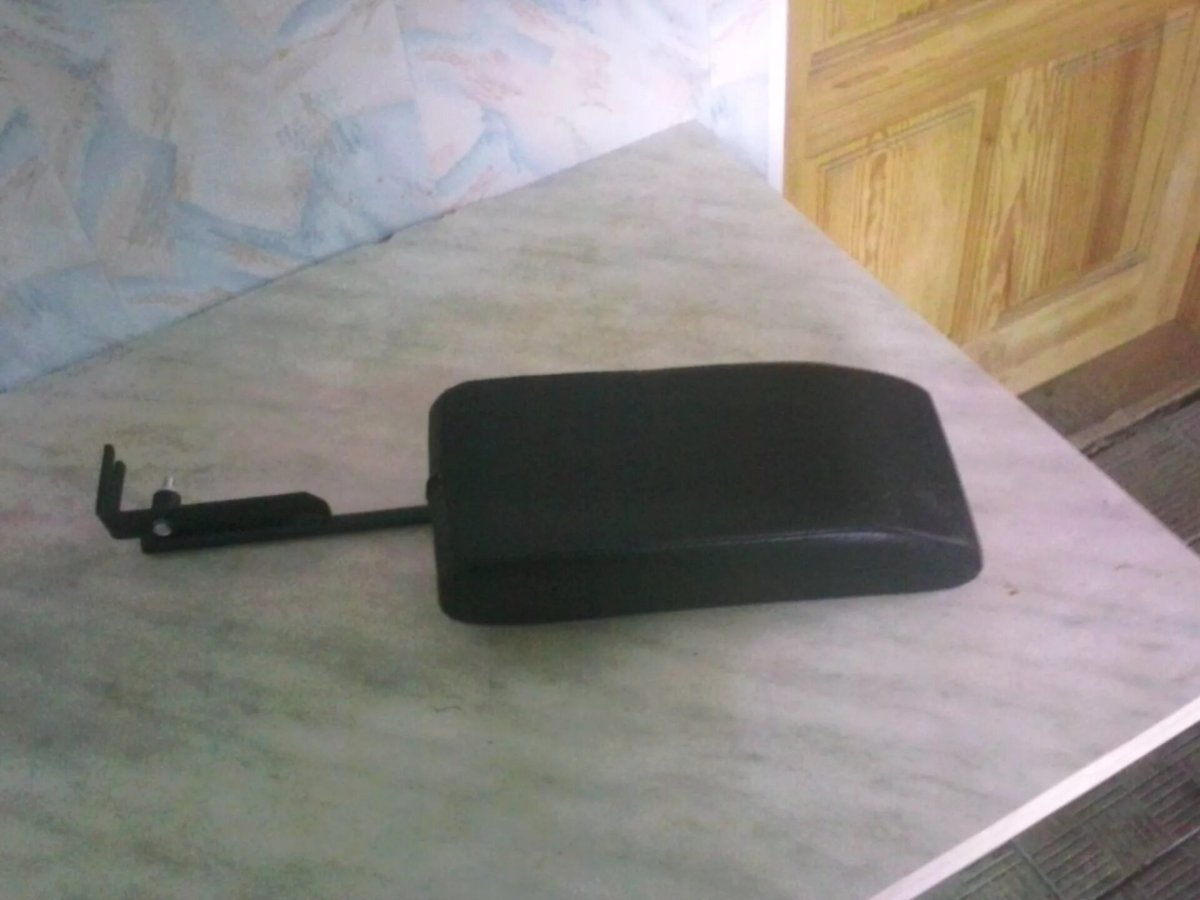 Подлокотник Аламар 2107