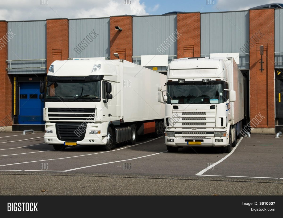 Грузоперевозки фура