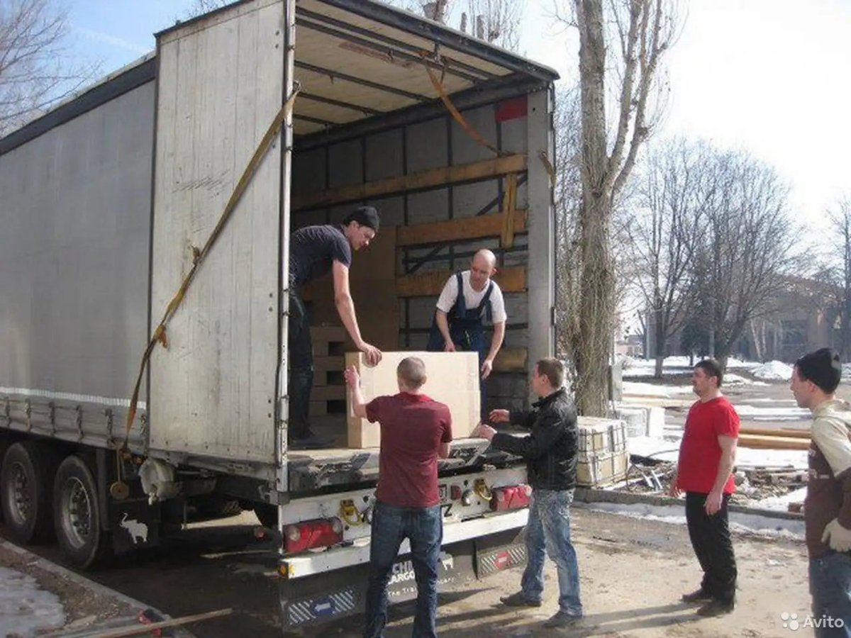 Перевозка мебели фура