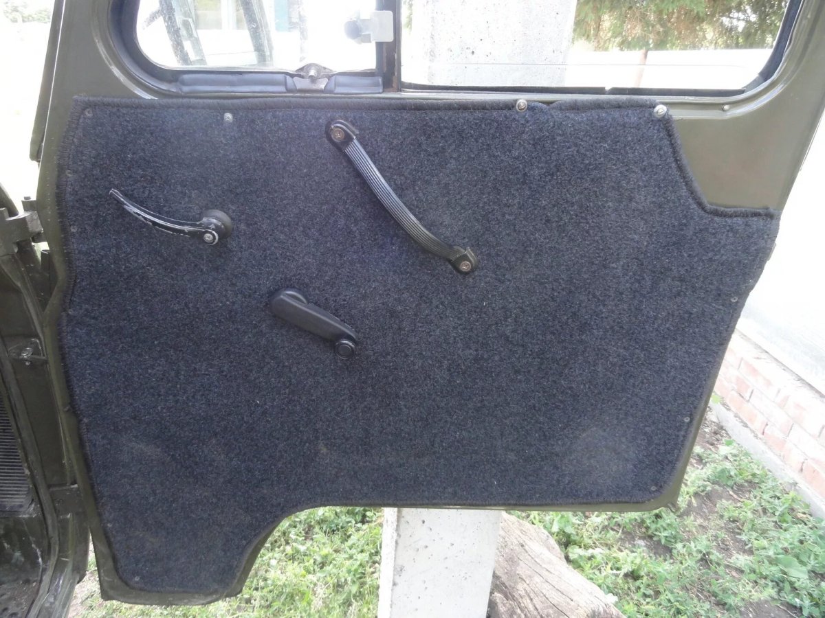 Обивка двери УАЗ 452 пластик