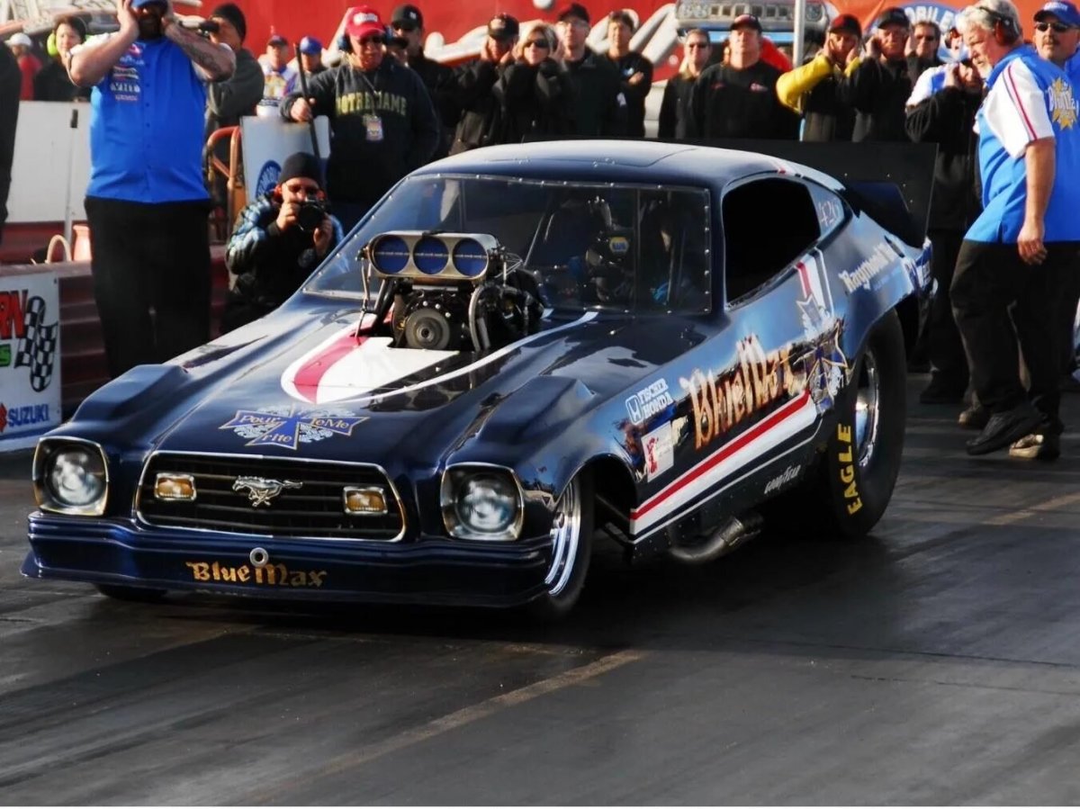Форд Мустанг Drag Racing