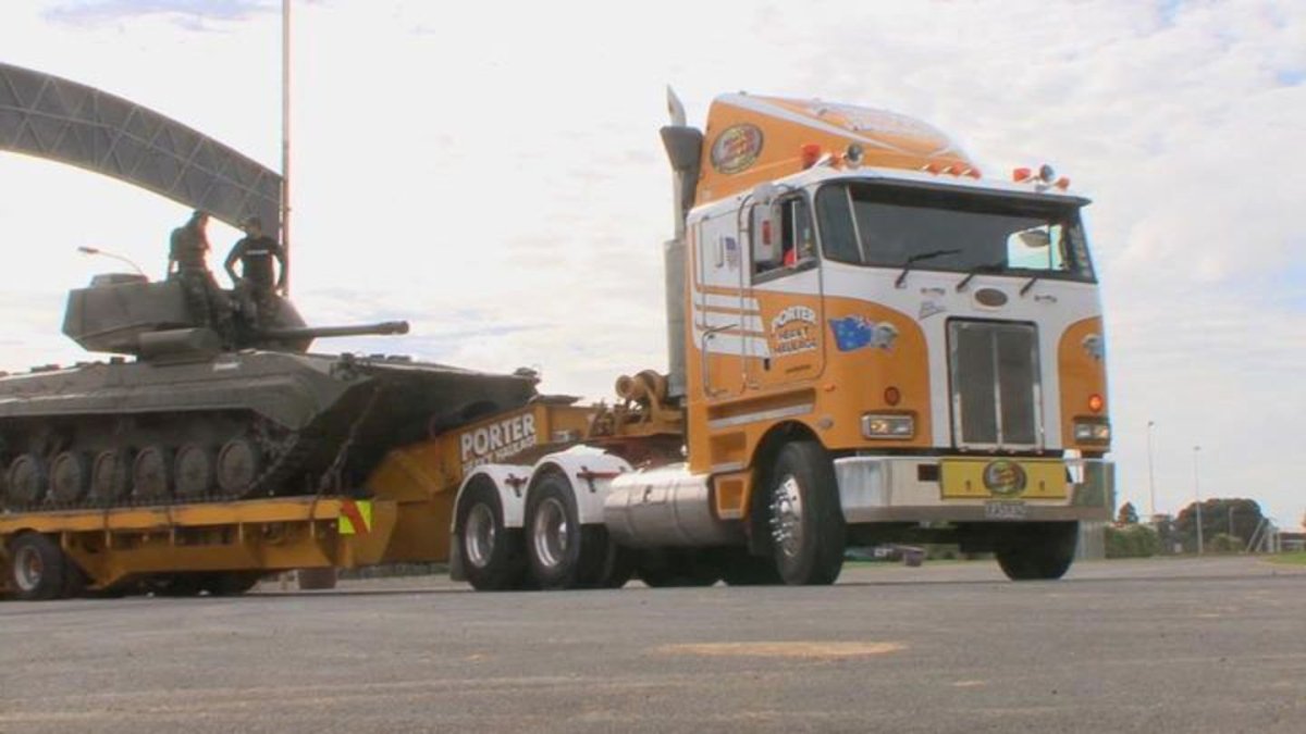 Грузовики Петербилт 362