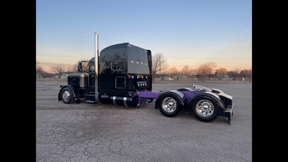 Peterbilt 389