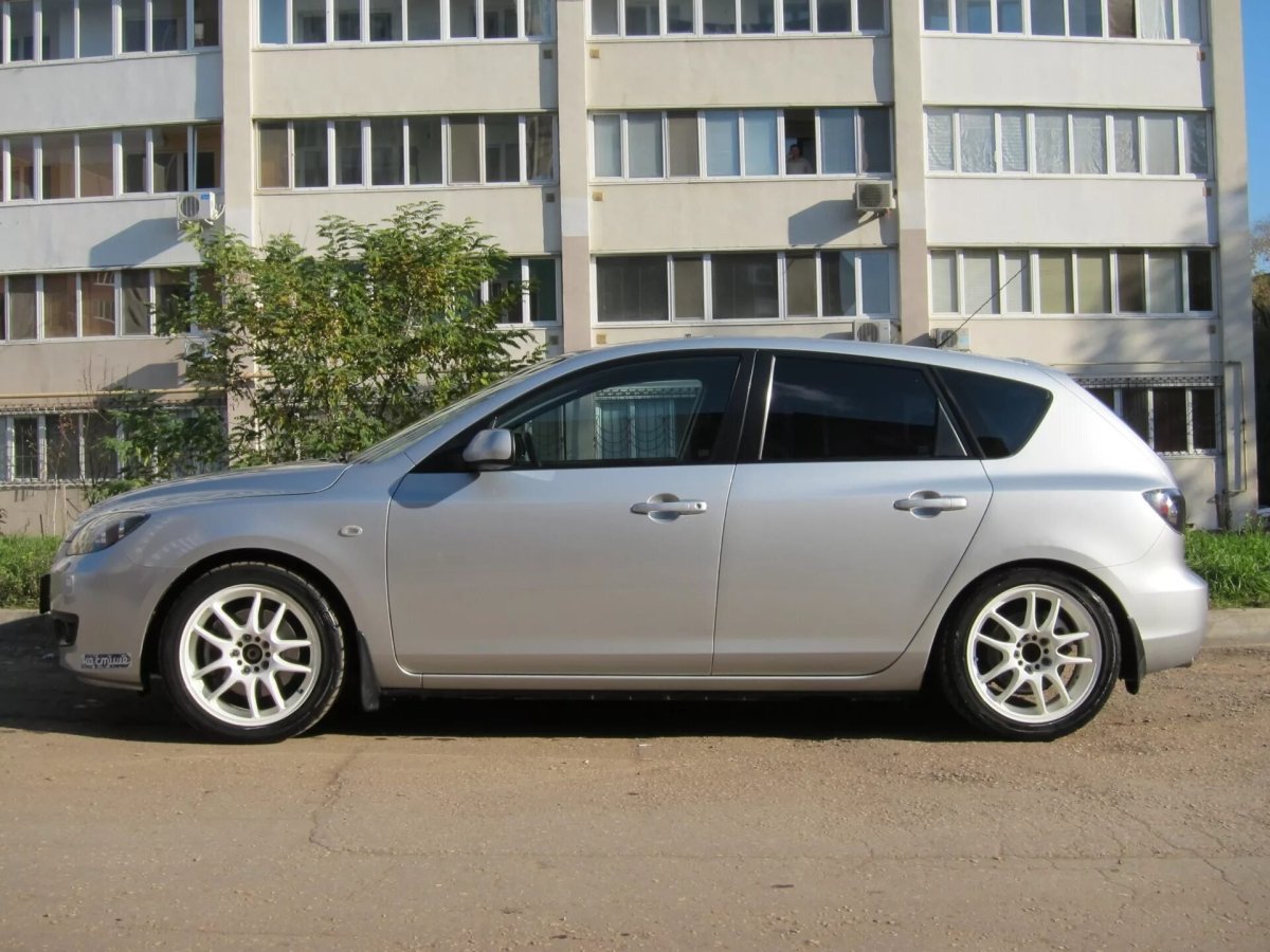 Mazda 3 r16