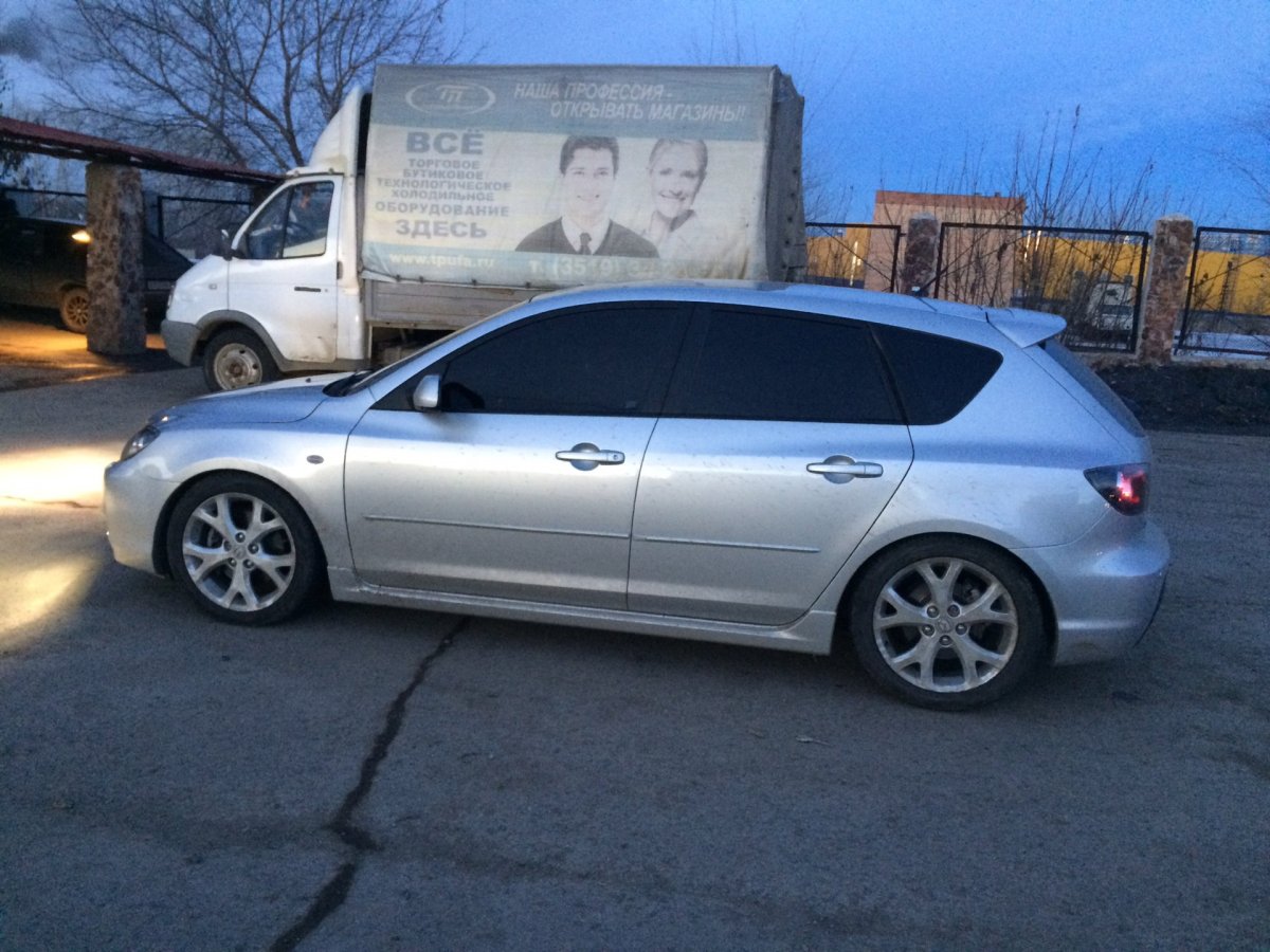 Mazda 3 хэтчбек р 17