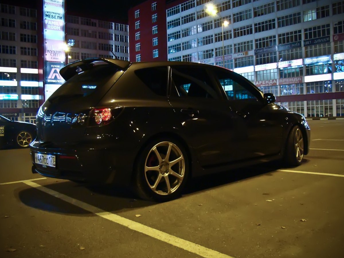 Мазда 3 хэтчбек на ВОССЕНАХ