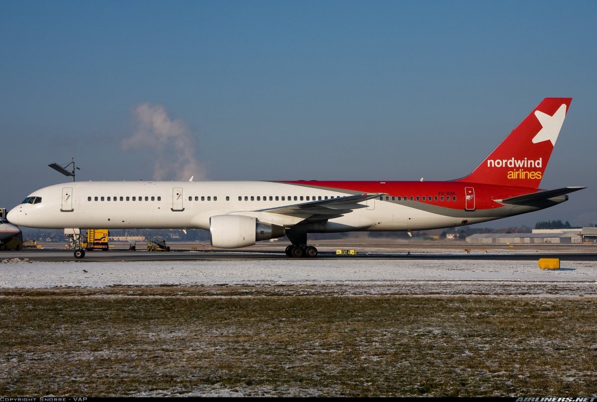 Самолёт Боинг 757-200 Норд Винд