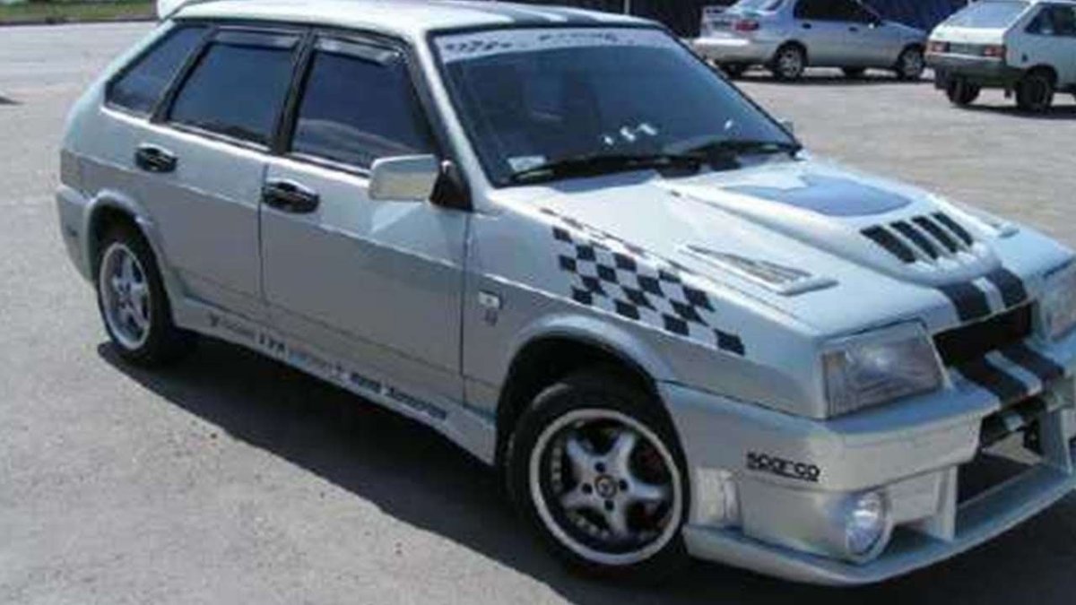 Тюнингованный ВАЗ 2109