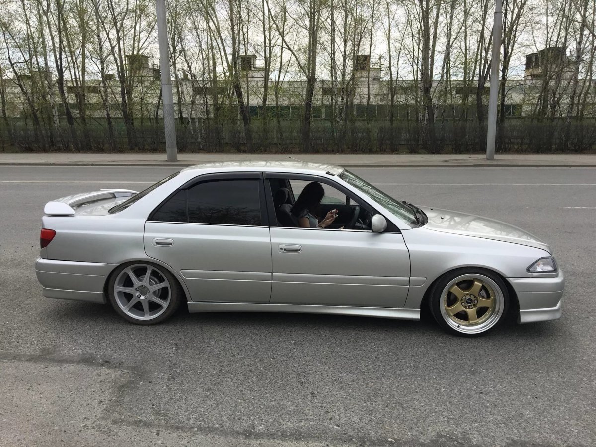 Toyota Carina 1993 stance