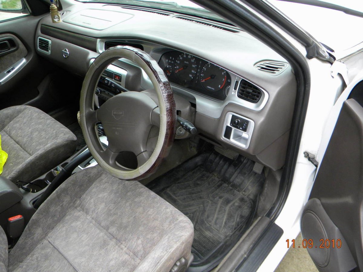 Салон Ниссан Блюберд eu14