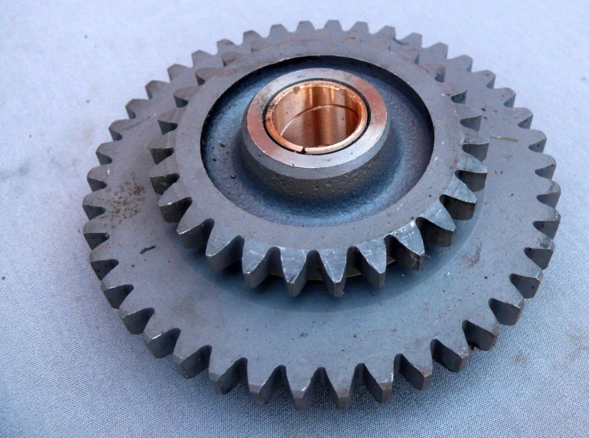 Шестерня заднего хода мото Урал