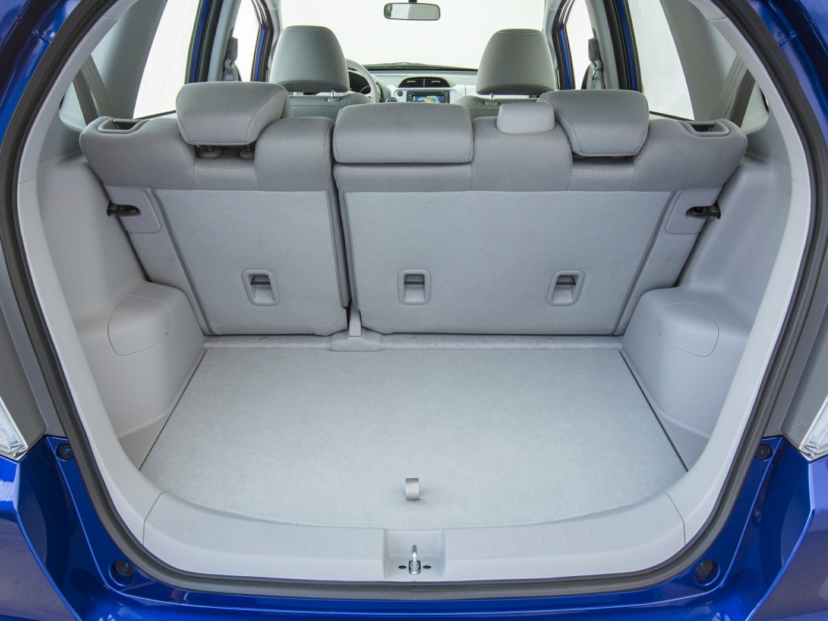 Honda Fit 2012 ge багажник