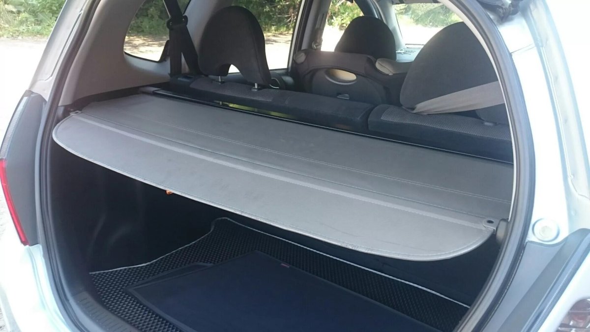 Honda Fit на багажник шторка