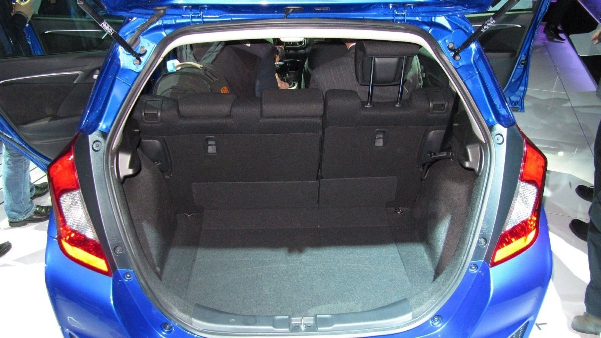 Хонда фит 2016 багажник