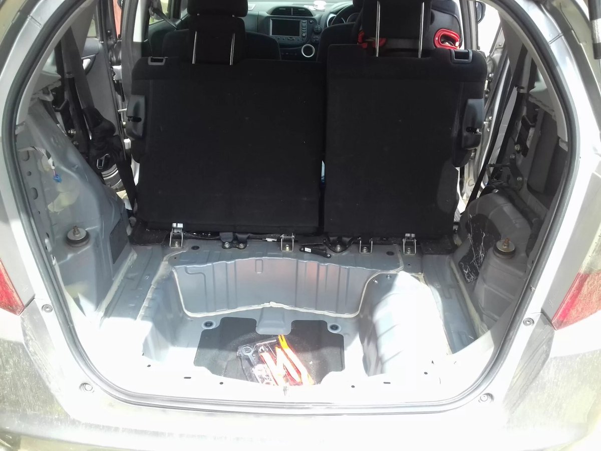 Хонда фит 2010 багажник