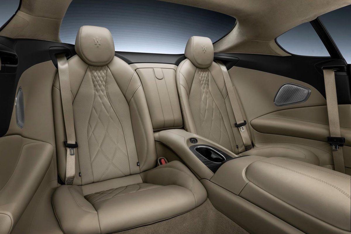 Мазерати салон