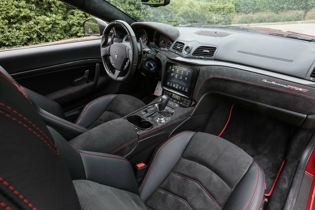 Maserati Gran Turismo интерьер