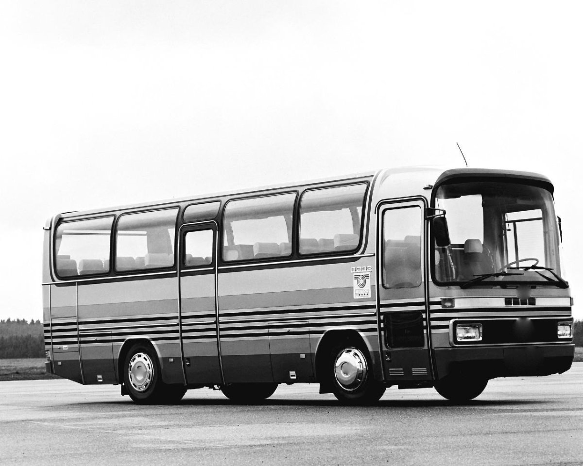 Автобус Mercedes-Benz o303