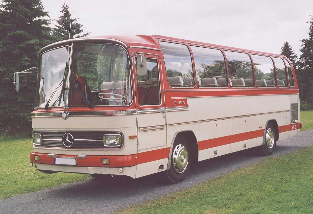 Автобус Мерседес Бенц о302