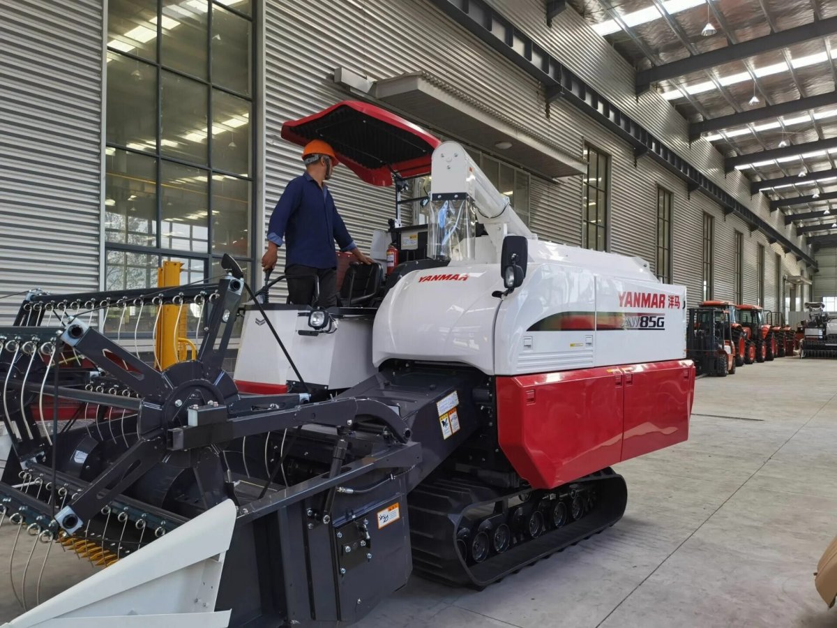 Японский комбайн Yanmar