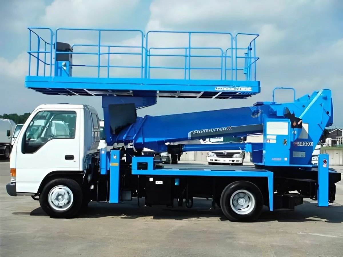 Автовышка Исузу елф 22 м.