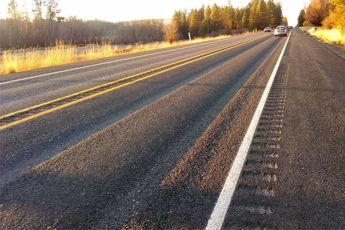 Колея на асфальте