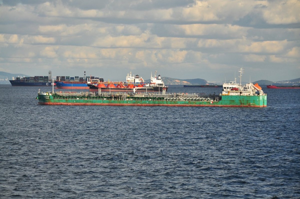 Теплоход Валентин Груздев