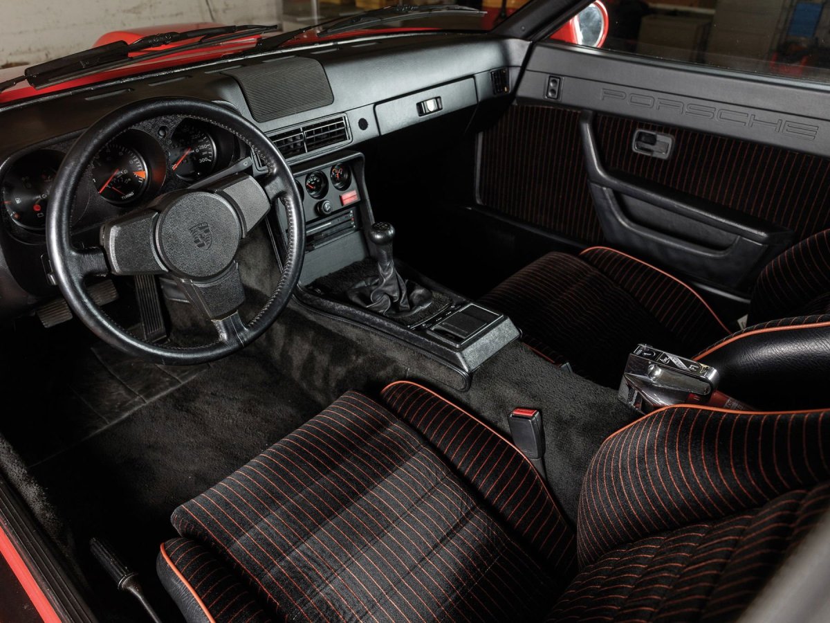 Porsche 924 интерьер