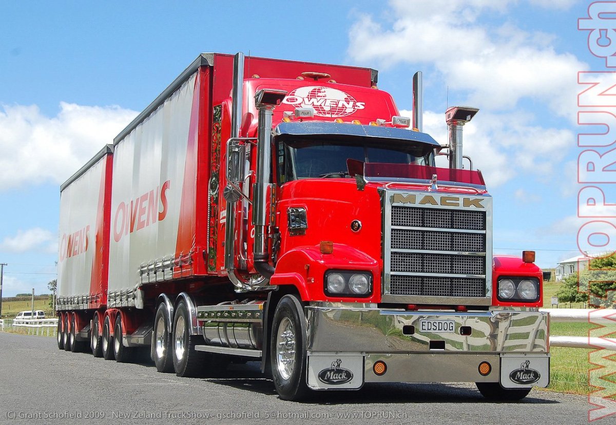 Mack Trucks. Тягач