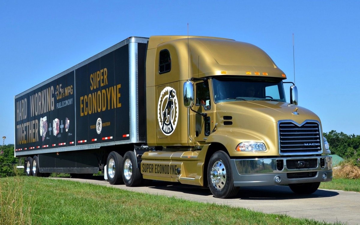 Mack Pinnacle cxu613