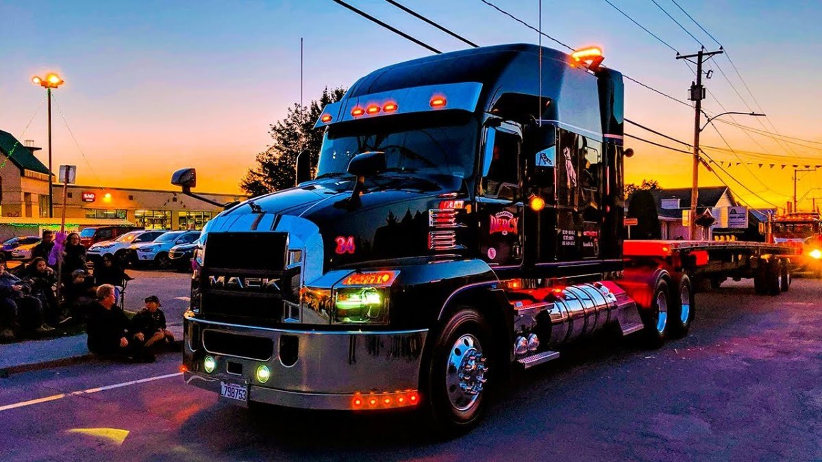 Mack Trucks Грузовики 2020